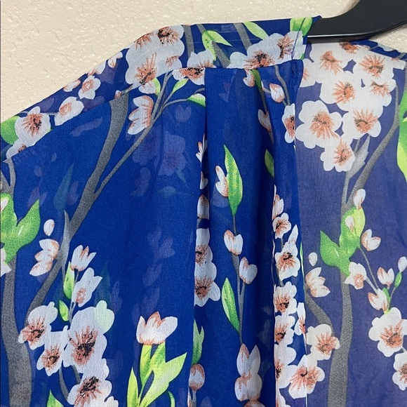 Woman’s Blue Floral Sheer Kimono Cardigan – Size Large Coverup - Picture 5 of 9